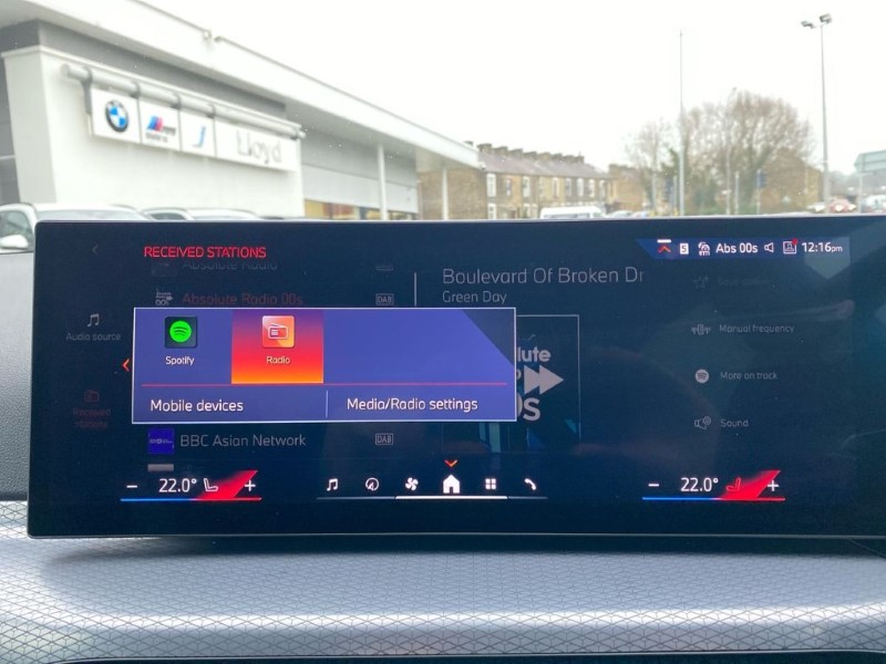 2025 (25) BMW 3 SERIES 330e 22.3 kWh M Sport 4dr Step Auto [Pro Pack] 5014611