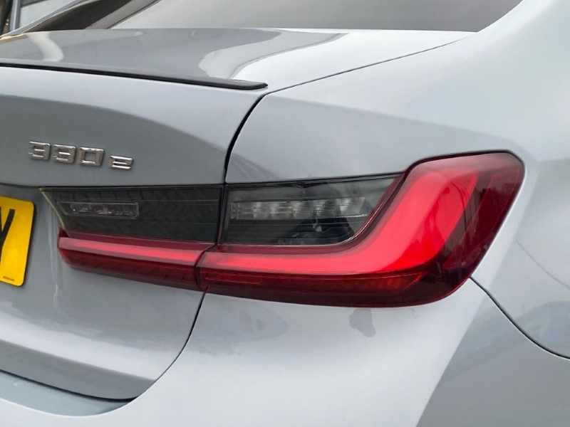 2025 (25) BMW 3 SERIES 330e 22.3 kWh M Sport 4dr Step Auto [Pro Pack] 5014628