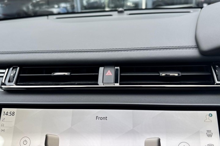 2026 (26) LAND ROVER RANGE ROVER VELAR 2.0 D200 MHEV Dynamic SE 5dr Auto 5802217