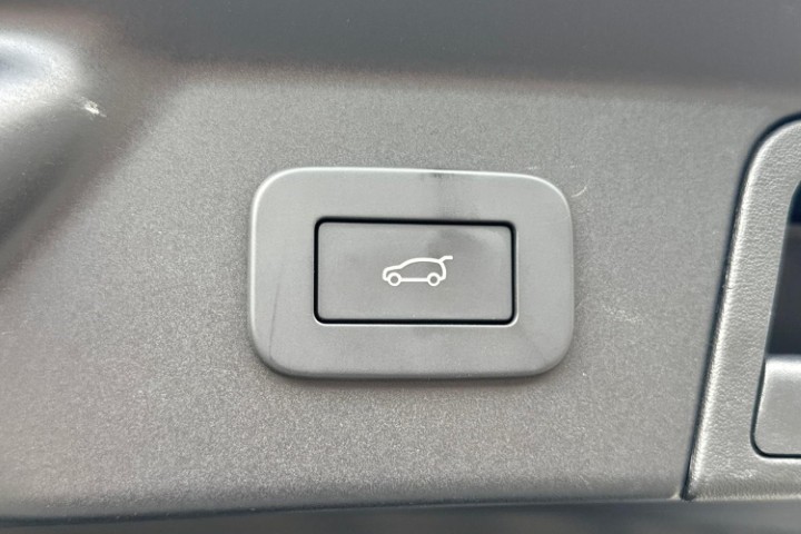 2026 (26) LAND ROVER RANGE ROVER VELAR 2.0 D200 MHEV Dynamic SE 5dr Auto 5802221