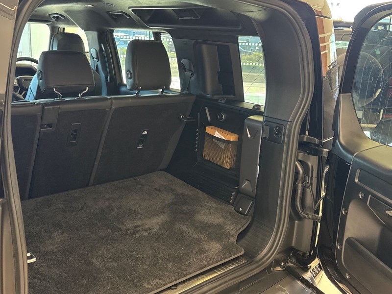 2025 (25) LAND ROVER DEFENDER 4.4 P635 Octa 110 5dr Auto 4603402