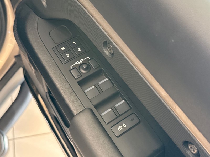 2025 (25) LAND ROVER DEFENDER 4.4 P635 Octa 110 5dr Auto 4603387