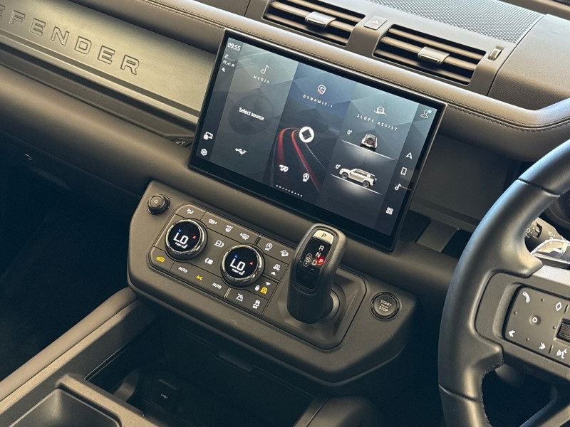 2025 (25) LAND ROVER DEFENDER 4.4 P635 Octa 110 5dr Auto 4603377