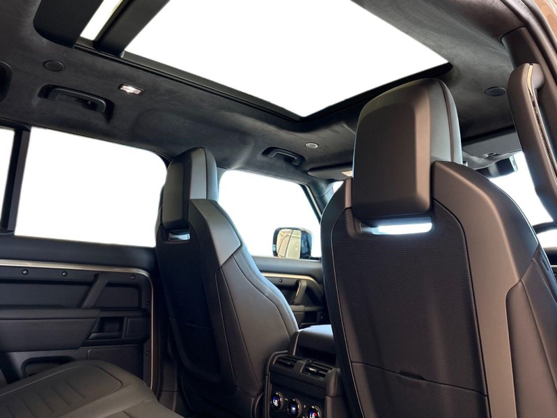 2025 (25) LAND ROVER DEFENDER 4.4 P635 Octa 110 5dr Auto 4603385