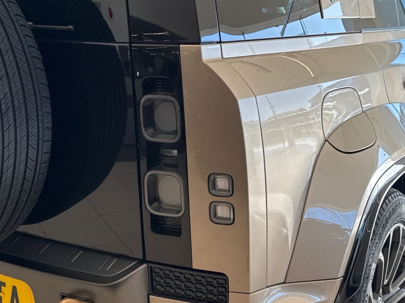 2025 (25) LAND ROVER DEFENDER 4.4 P635 Octa 110 5dr Auto 4603409