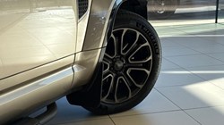 2025 (25) LAND ROVER DEFENDER 4.4 P635 Octa 110 5dr Auto 4603411