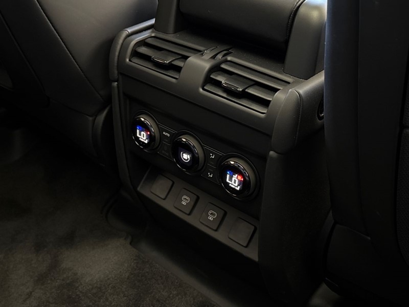 2025 (25) LAND ROVER DEFENDER 4.4 P635 Octa 110 5dr Auto 4603382