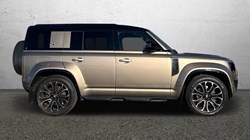 2025 (25) LAND ROVER DEFENDER 4.4 P635 Octa 110 5dr Auto 4603369