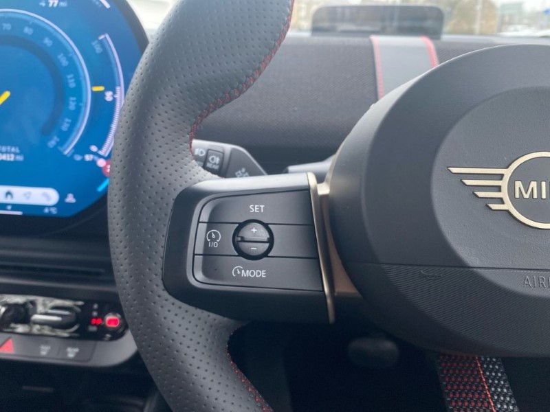 2025 (25) MINI ACEMAN 160kW SE Sport 54kWh 5dr Auto 5045284