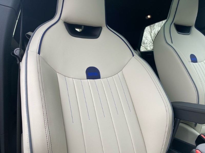 2025 (25) MINI COOPER 135kW E Exclusive 41kWh 3dr Auto 5044312