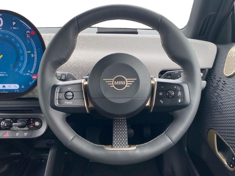 2025 (25) MINI COOPER 135kW E Exclusive 41kWh 3dr Auto 5044292