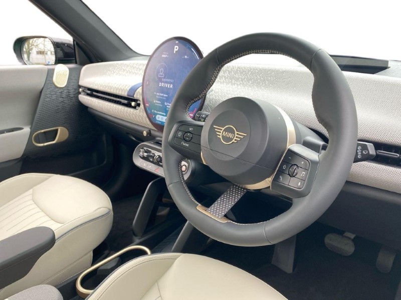 2025 (25) MINI COOPER 135kW E Exclusive 41kWh 3dr Auto 5044293