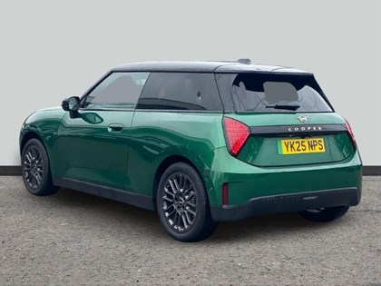 2025 (25) MINI COOPER 135kW E Exclusive 41kWh 3dr Auto