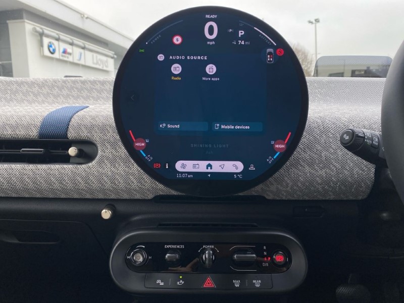 2025 (25) MINI COOPER 135kW E Exclusive 41kWh 3dr Auto 5044316