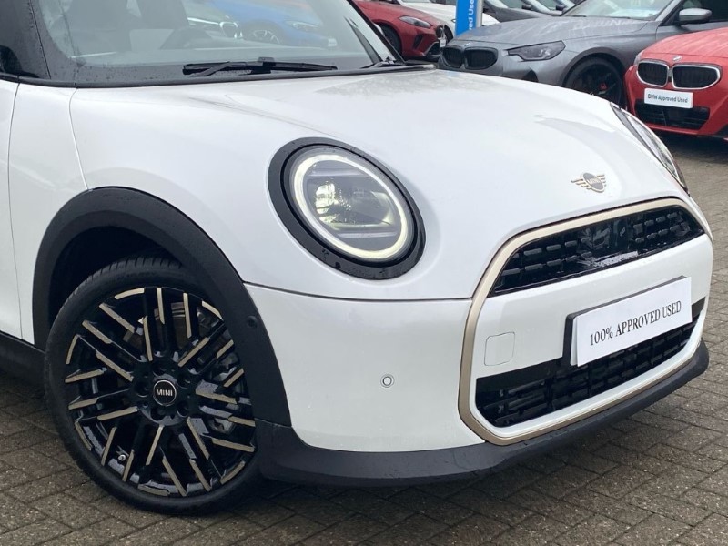 2025 (25) MINI COOPER 1.5 C Exclusive 3dr Auto 5044215