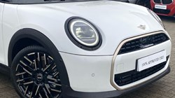2025 (25) MINI COOPER 1.5 C Exclusive 3dr Auto 5044215