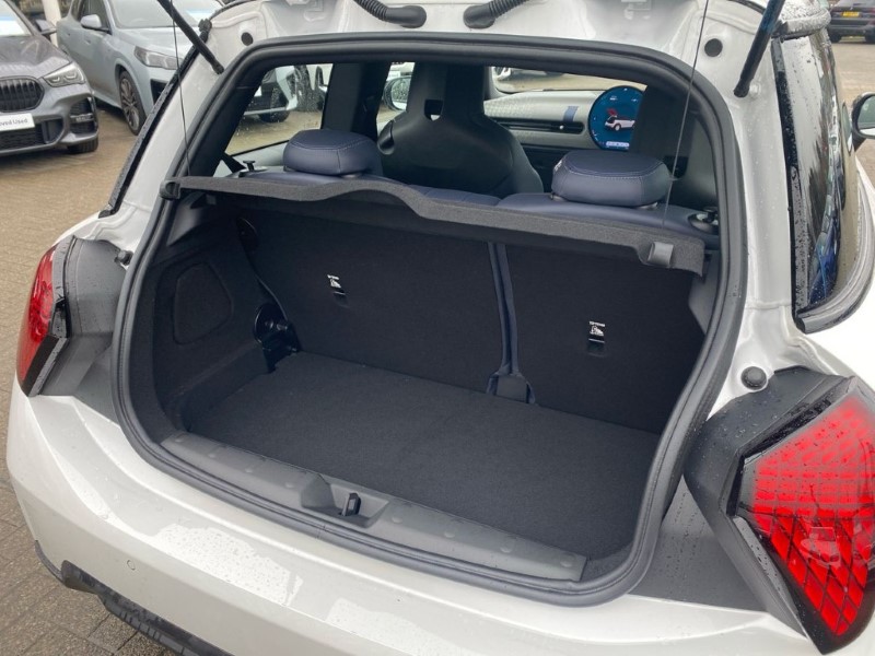 2025 (25) MINI COOPER 1.5 C Exclusive 3dr Auto 5044213