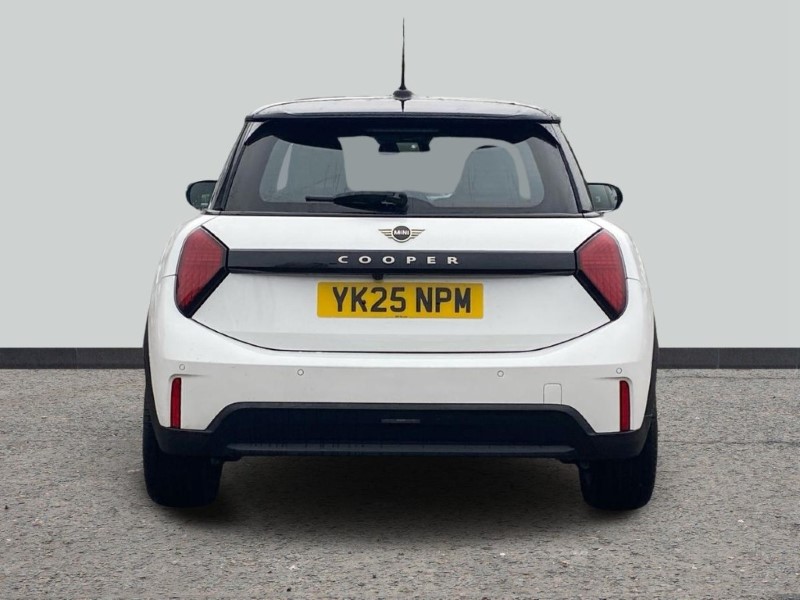 2025 (25) MINI COOPER 1.5 C Exclusive 3dr Auto 5044189