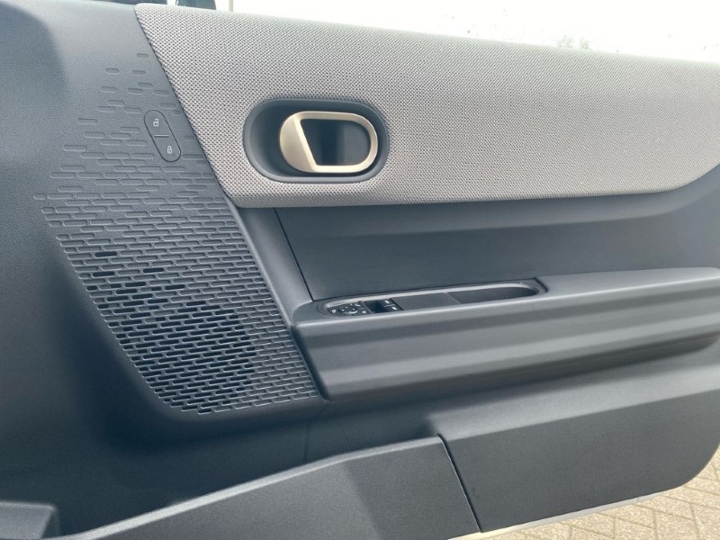 2025 (25) MINI COOPER 1.5 C Exclusive 3dr Auto 5044195