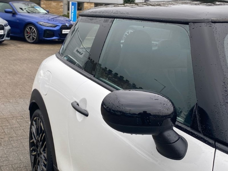 2025 (25) MINI COOPER 1.5 C Exclusive 3dr Auto 5044224