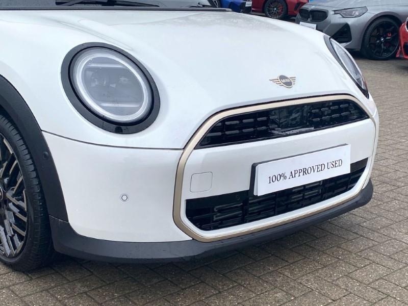 2025 (25) MINI COOPER 1.5 C Exclusive 3dr Auto 5044216