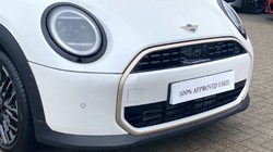 2025 (25) MINI COOPER 1.5 C Exclusive 3dr Auto 5044216