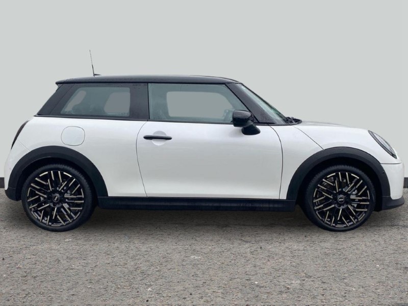 2025 (25) MINI COOPER 1.5 C Exclusive 3dr Auto 5044177