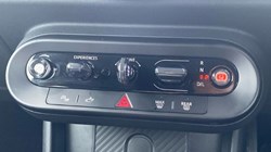 2025 (25) MINI COOPER 1.5 C Exclusive 3dr Auto 5044184