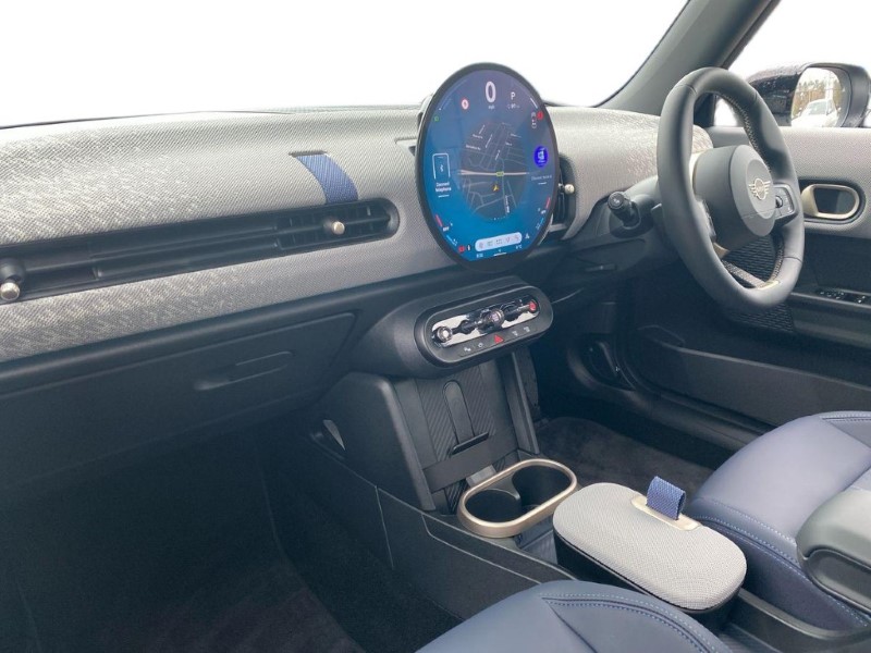 2025 (25) MINI COOPER 1.5 C Exclusive 3dr Auto 5044181