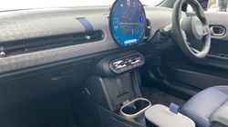 2025 (25) MINI COOPER 1.5 C Exclusive 3dr Auto 5044181