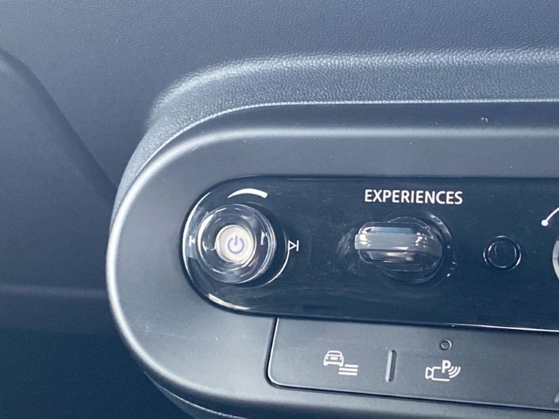 2025 (25) MINI COOPER 1.5 C Exclusive 3dr Auto 5044193