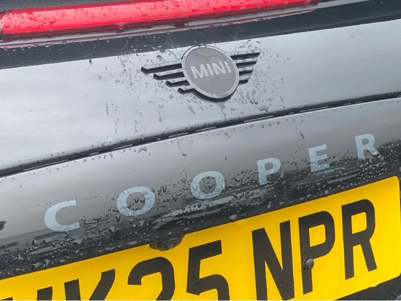 2025 (25) MINI COOPER 1.5 C Sport 2dr Auto 5044166