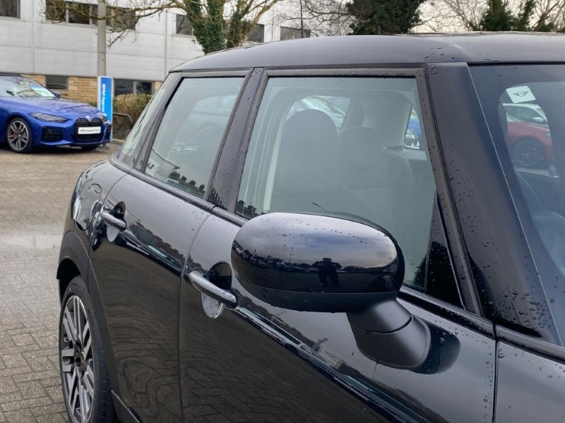 2025 (25) MINI COOPER 1.5 C Classic 5dr Auto 5044474