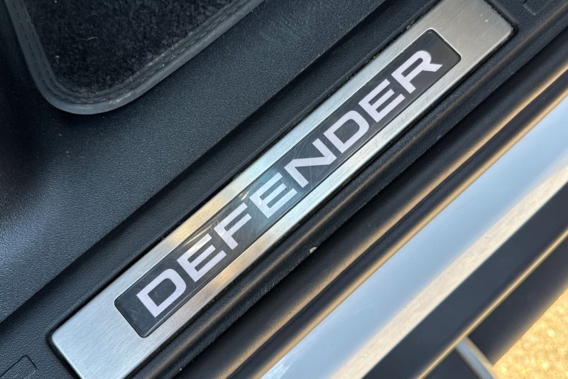 2022 (71) LAND ROVER DEFENDER 3.0 D300 X-Dynamic HSE 110 5dr Auto [7 Seat] 5258939