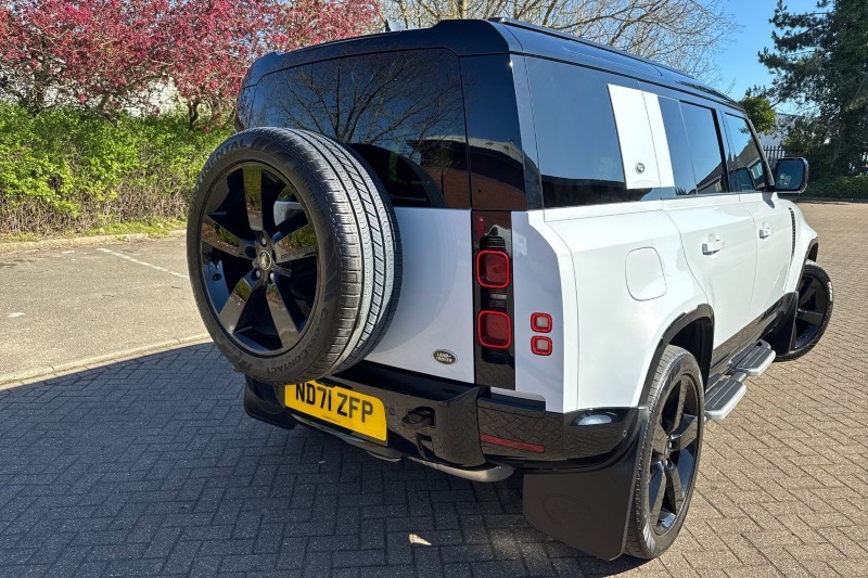 2022 (71) LAND ROVER DEFENDER 3.0 D300 X-Dynamic HSE 110 5dr Auto [7 Seat] 5258945