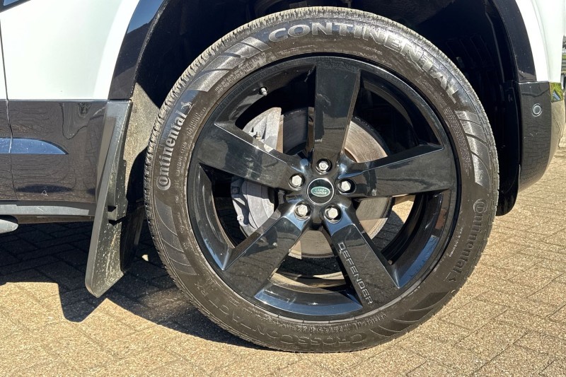 2022 (71) LAND ROVER DEFENDER 3.0 D300 X-Dynamic HSE 110 5dr Auto [7 Seat] 5258905