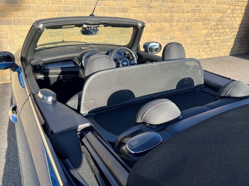 2021 (21) MINI CONVERTIBLE 1.5 Cooper Classic 2dr Auto 4579199