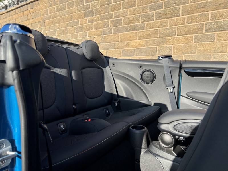 2021 (21) MINI CONVERTIBLE 1.5 Cooper Classic 2dr Auto 4579211