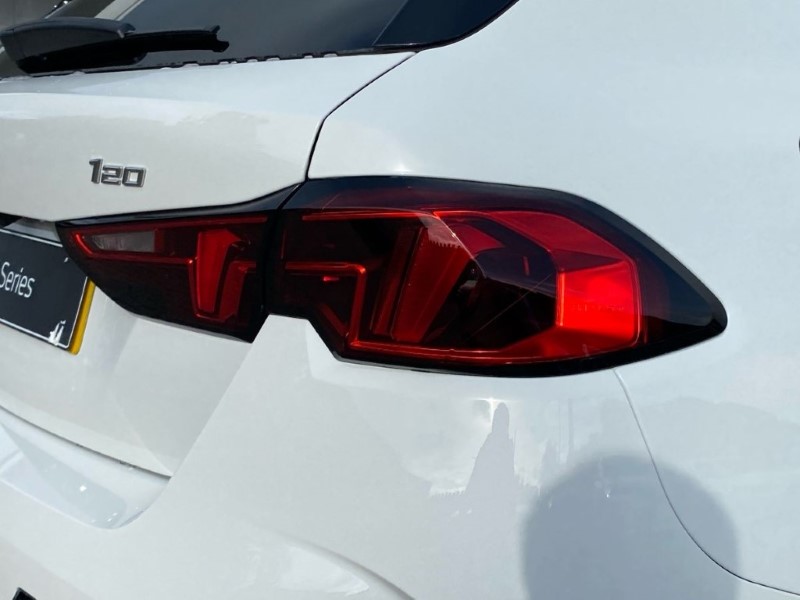 2025 (75) BMW 1 SERIES 120 M Sport 5dr Step Auto 4857556