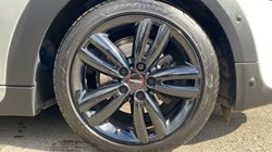 2019 (69) MINI HATCHBACK 1.5 Cooper Sport II 3dr Auto 4541640