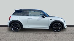 2019 (69) MINI HATCHBACK 1.5 Cooper Sport II 3dr Auto 4732837