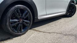2019 (69) MINI HATCHBACK 1.5 Cooper Sport II 3dr Auto 4541673