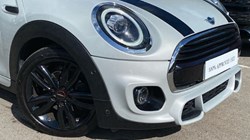 2019 (69) MINI HATCHBACK 1.5 Cooper Sport II 3dr Auto 4541666