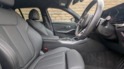 2025 (25) BMW 3 SERIES 320i M Sport 5dr Step Auto 4635205
