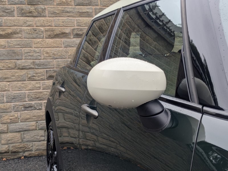 2022 (72) MINI HATCHBACK 1.5 Cooper Resolute Edition 5dr Auto 4612042