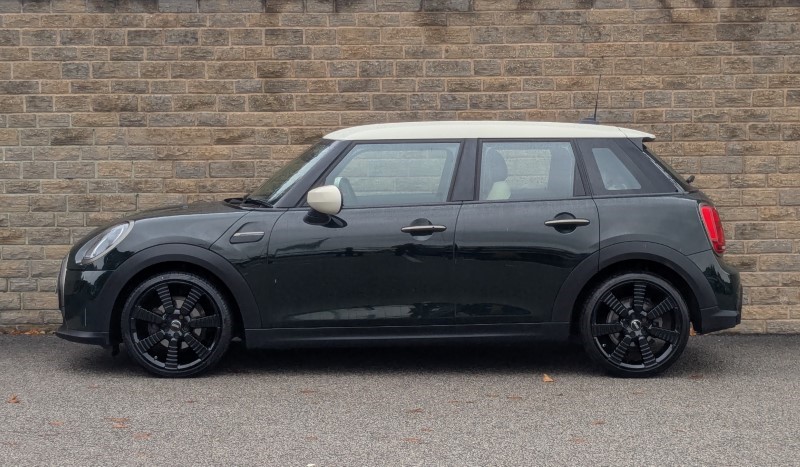 2022 (72) MINI HATCHBACK 1.5 Cooper Resolute Edition 5dr Auto 4612046
