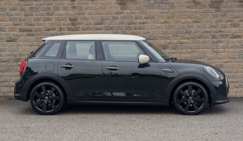 2022 (72) MINI HATCHBACK 1.5 Cooper Resolute Edition 5dr Auto 4612006
