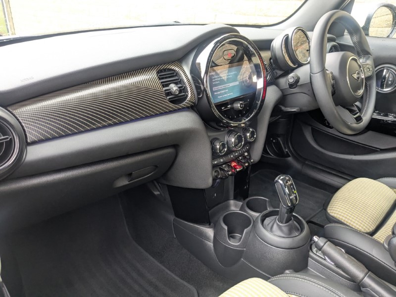 2022 (72) MINI HATCHBACK 1.5 Cooper Resolute Edition 5dr Auto 4612010