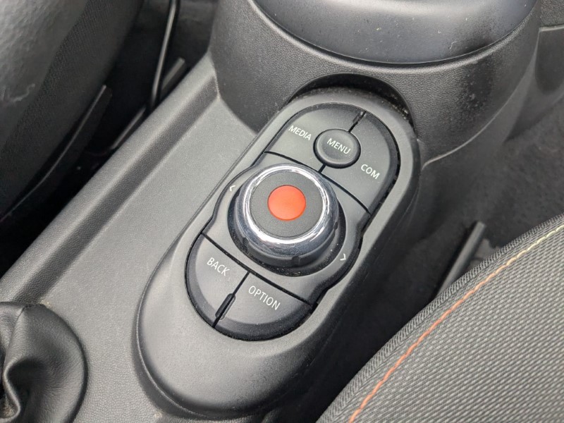 2019 (68) MINI CONVERTIBLE 1.5 Cooper II 2dr Auto 4631118