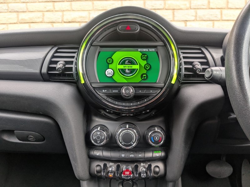 2019 (68) MINI CONVERTIBLE 1.5 Cooper II 2dr Auto 4631092